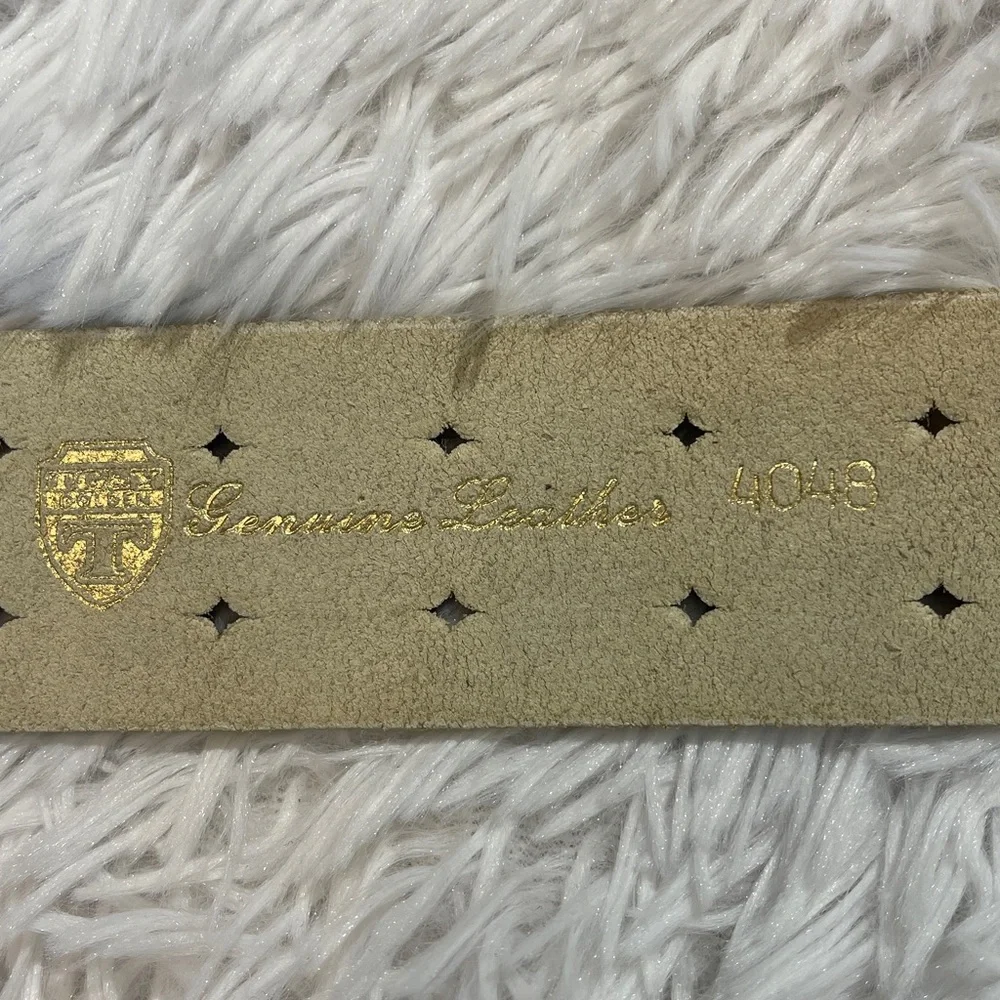 GOLDEN T Elegant White Leather Belt with Gold Buckle WOMENS SIZE 38
